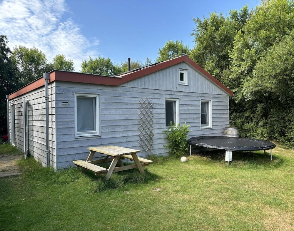 Renovated Bungalow With Garden for Families
