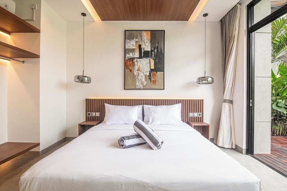 Exquisite 5BR Canggu Villa Steps From the Beach