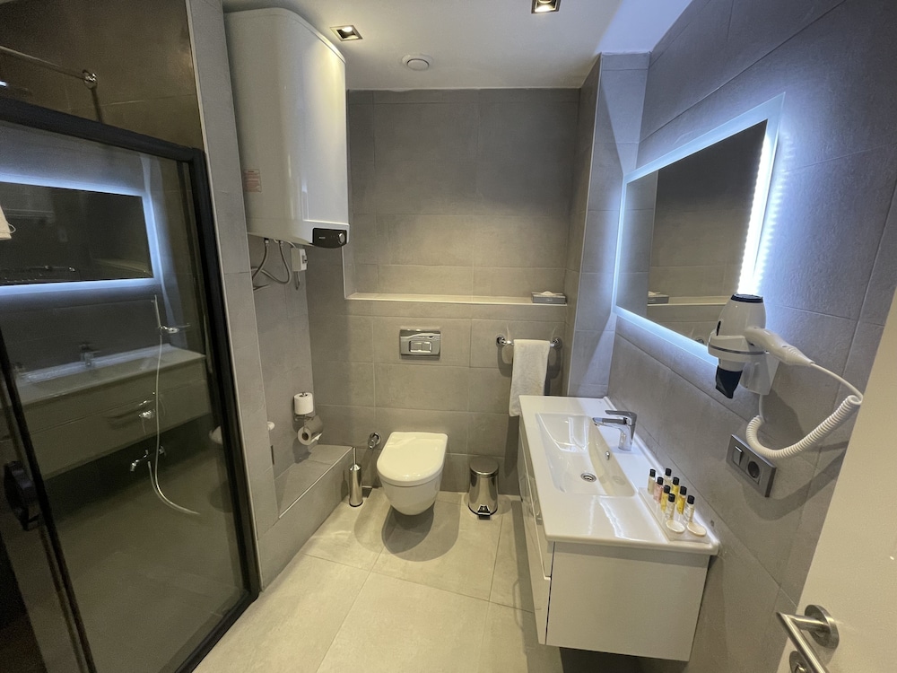 Feri Suites - Image 59