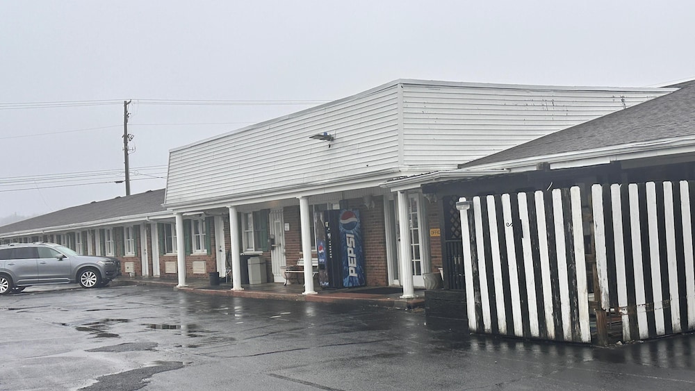 Botkins motel