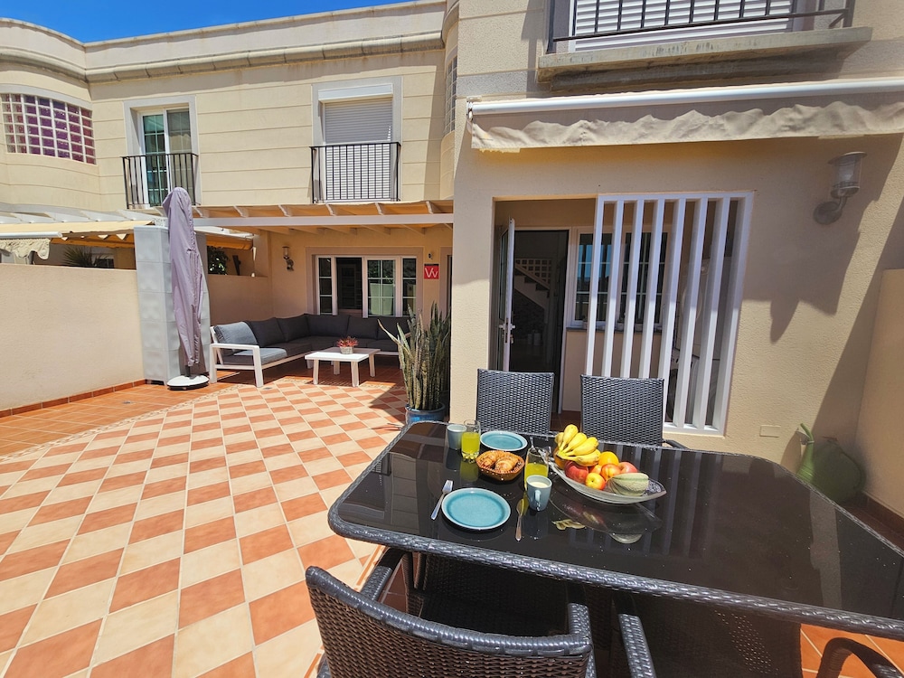 Welcoming and Modern Holiday Home With Access to Swimming Pool