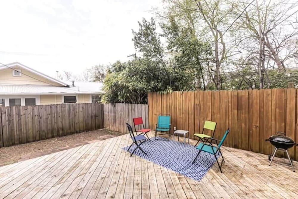 29th Street Trendy Lakeview Craftsman 8
