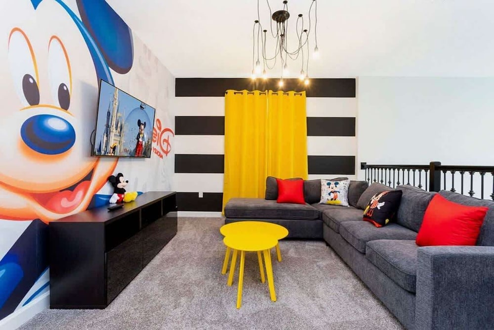 Luxe 5BR Villa Pool Game Room Minutes to Disney