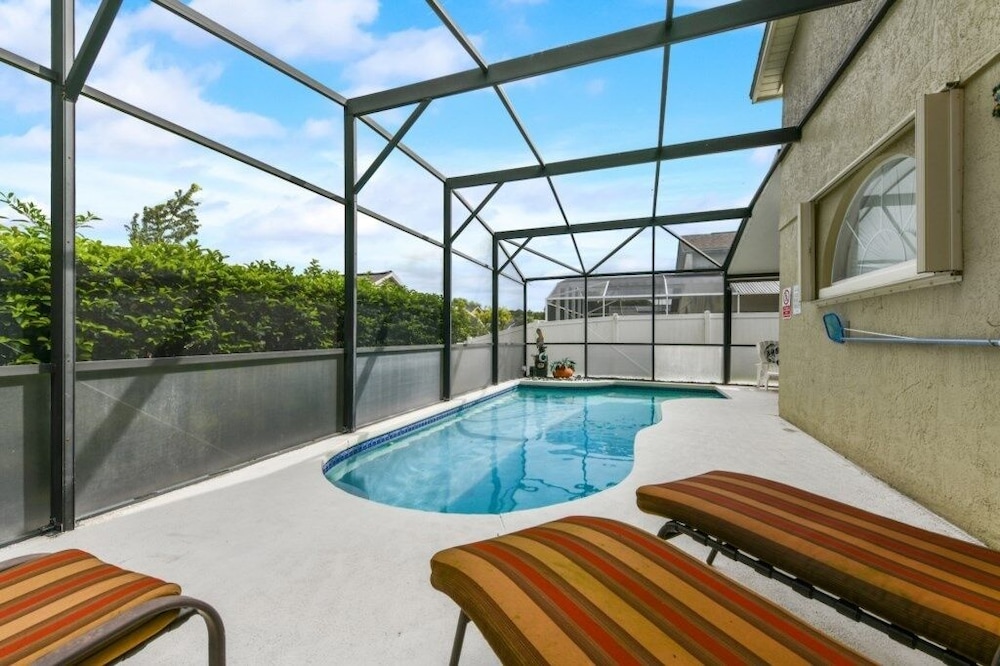 Cozy 3br Home W/ Private Pool Near Disney 3 Bedroom Villa