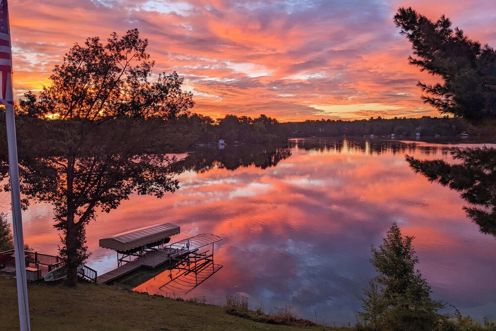 Dock, Deck & View: Lakefront Chippewa Falls Studio