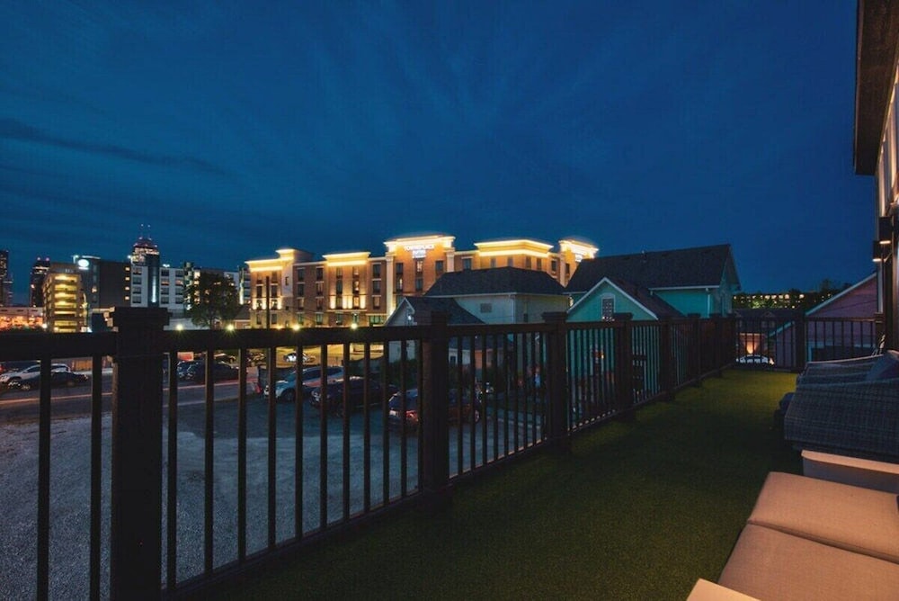 Indy Stadium Villas 711 L