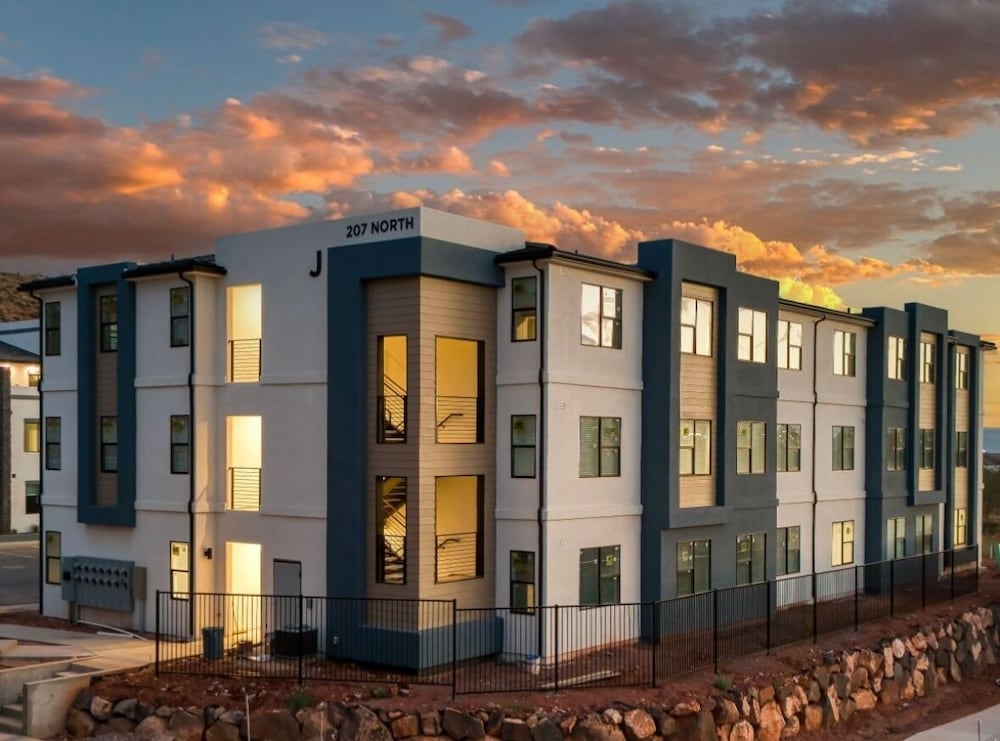 Cliff Side Retreat 2 Bedroom Condo