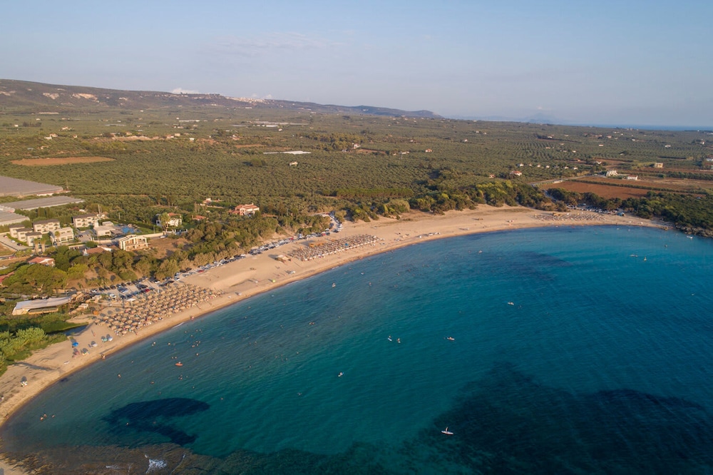 Filiatra Welcoming Hideaway - A Cozy Urban Escape photo 5