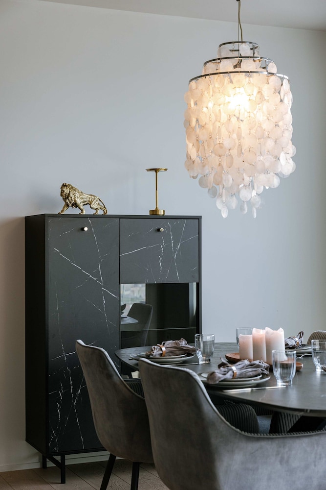 Modern Antwerp Apartment With City Views 2 Bedrooms