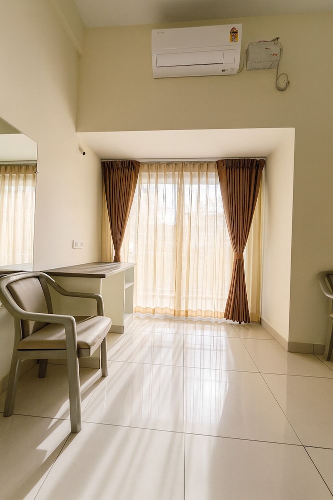 Savi Service Apartments