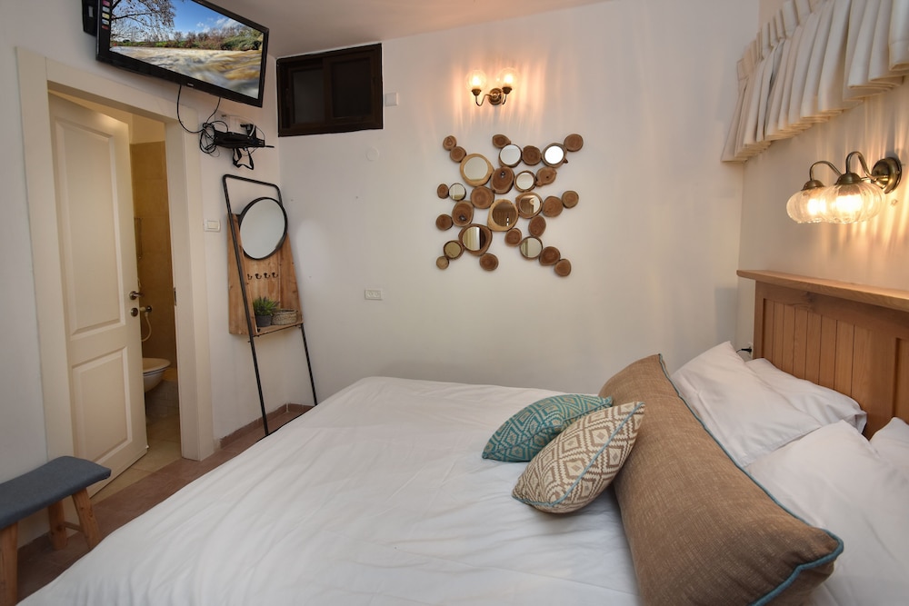 Accommodation Units The Mansion Had Nes view 5