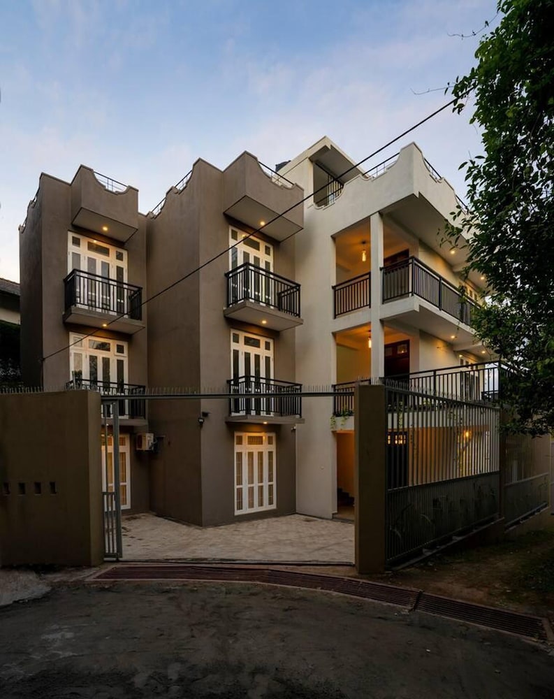 Luxury Apartment - Sleeps 6, Garden & Parking view 3