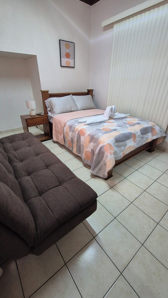 Velaz Guesthouse