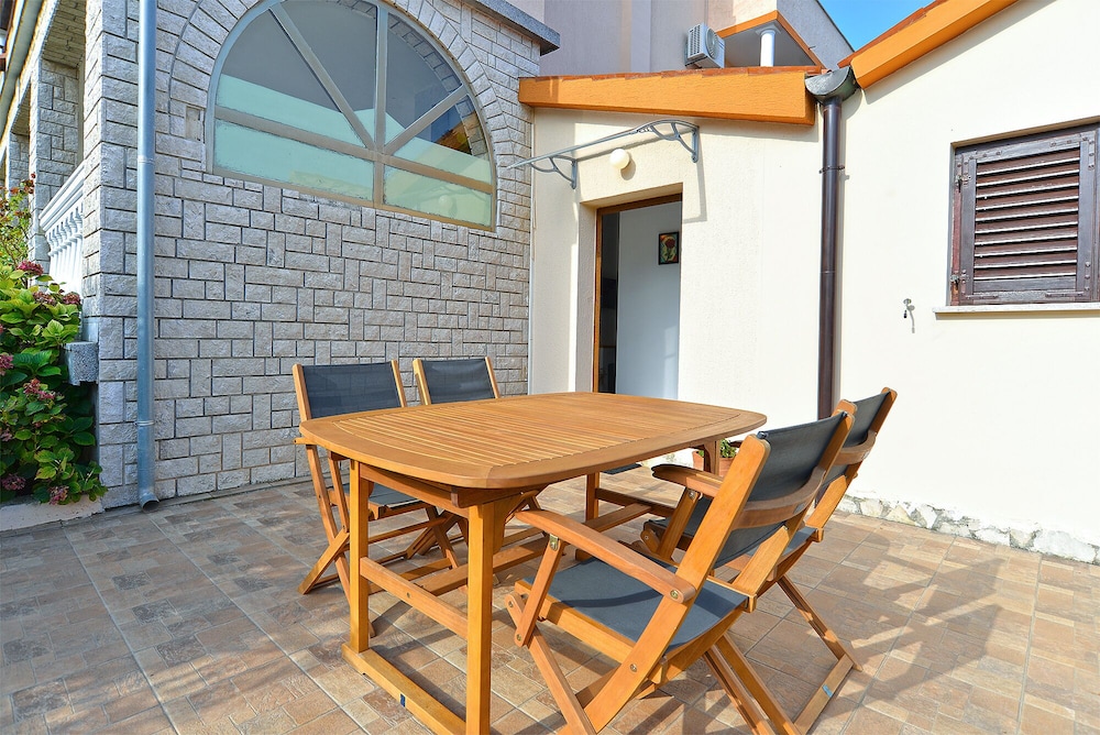 Apartment Mirjana 734
