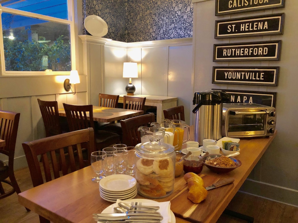 Napa Valley / Sonoma Vacations - Calistoga Inn Restaurant and Brewery - Property Image 3