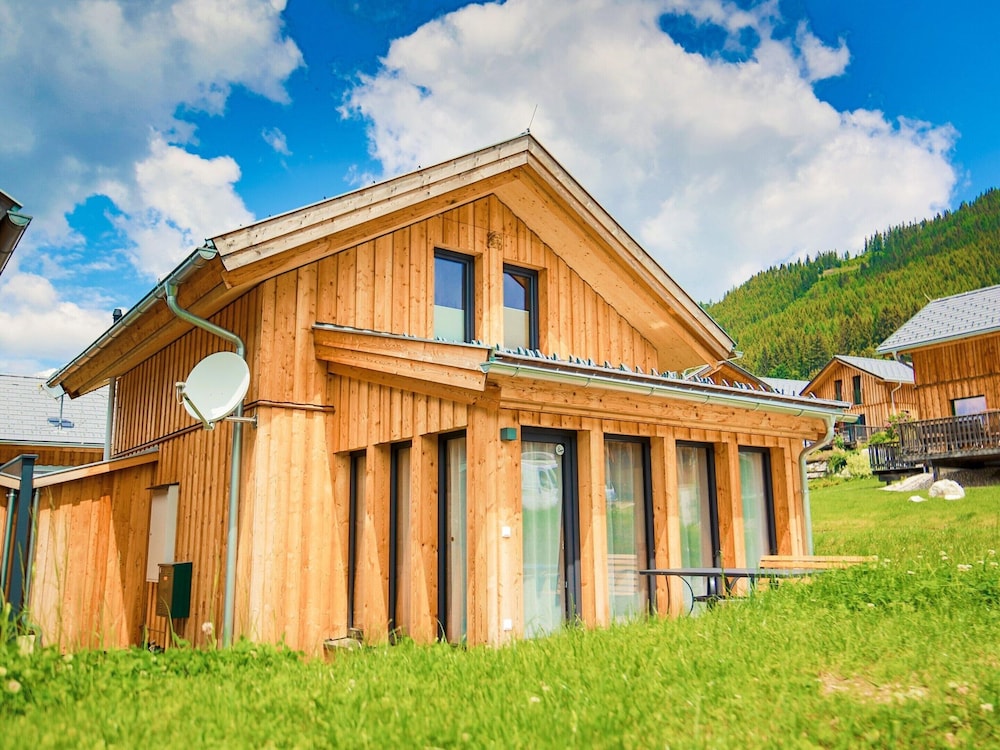 Elegant Chalet Near Ski-slopes