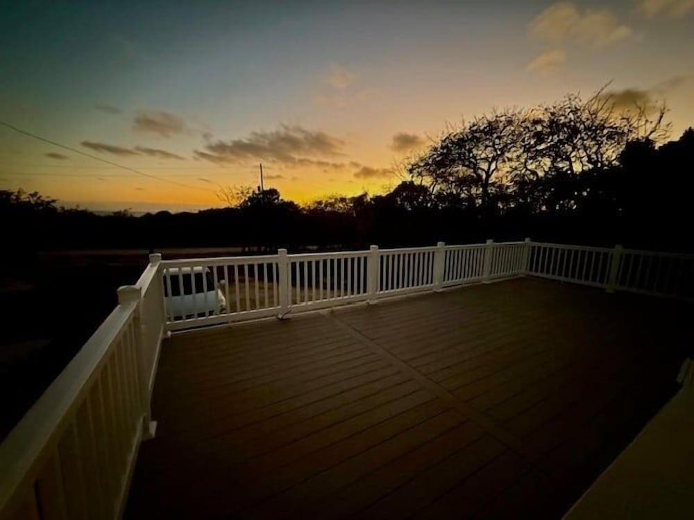 Seas The Day - Brand New Villa W/ocean View, Walk To Rainbow Bea 3 Bedroom Home
