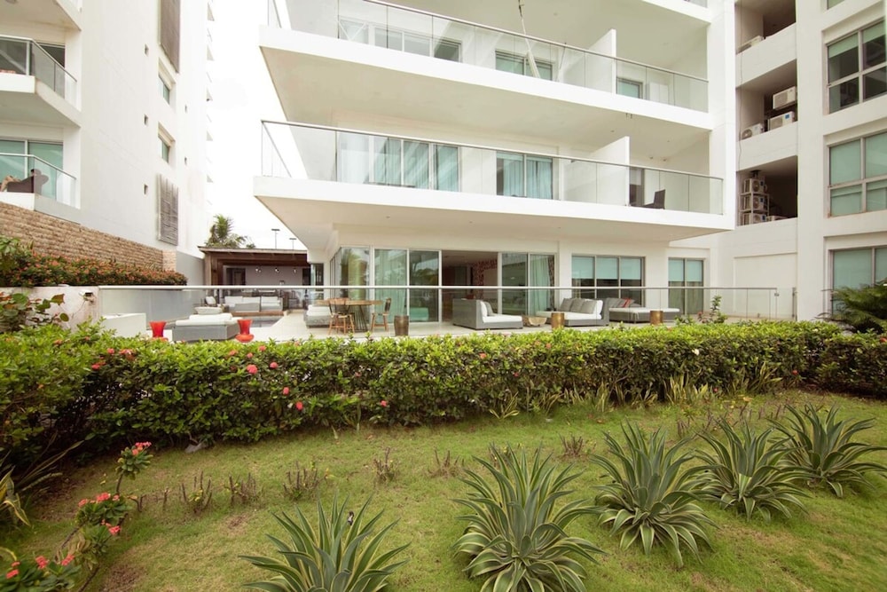 w Cool 4BR With Private Pool n AC in Cartagena