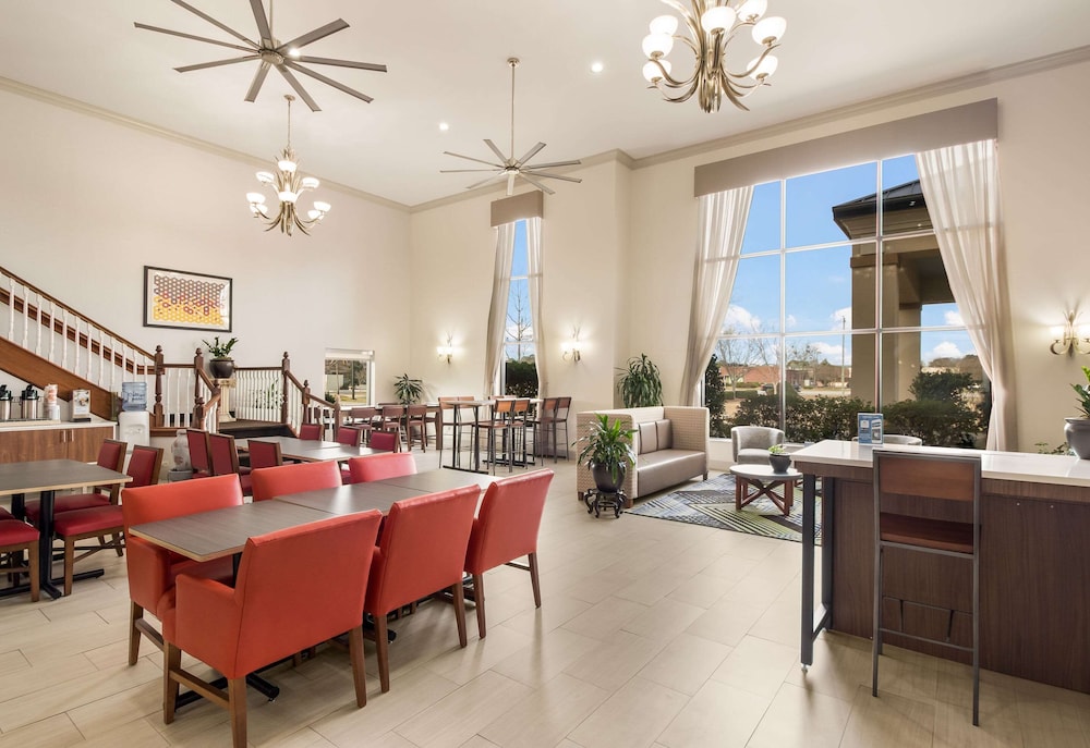 New Bern Vacations - Clarion Pointe New Bern - Property Image 9
