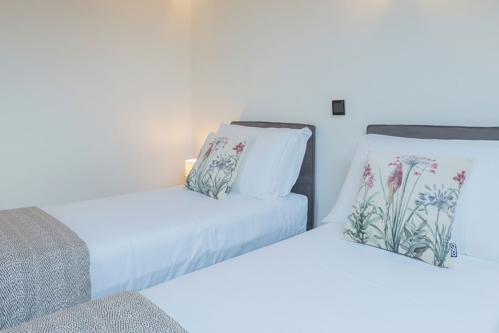 Dream Lake Apartments by Rent all Como