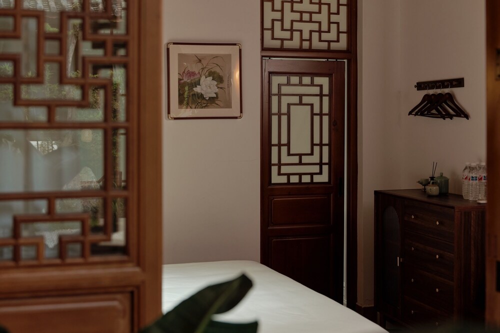 Shaxi Ancient Town Chang Le Li Chinese Courtyard Hotel