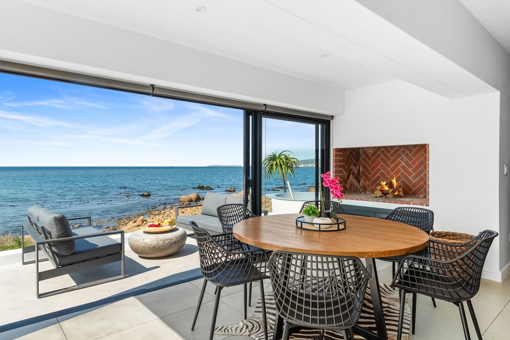 Shelley Point Beach Villa
