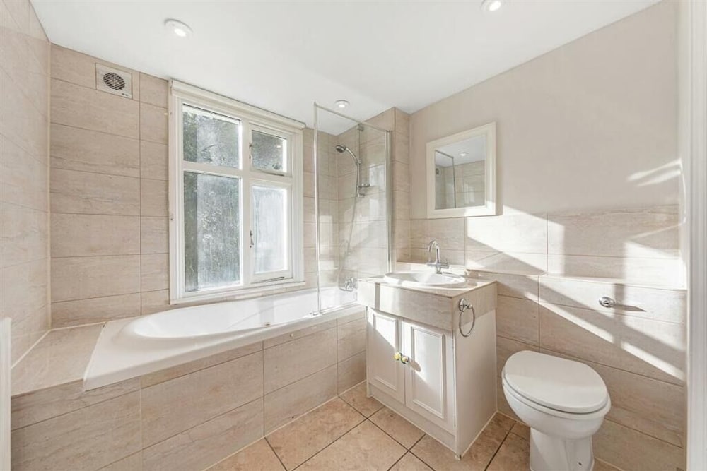 Spacious 3B House in South Kensington