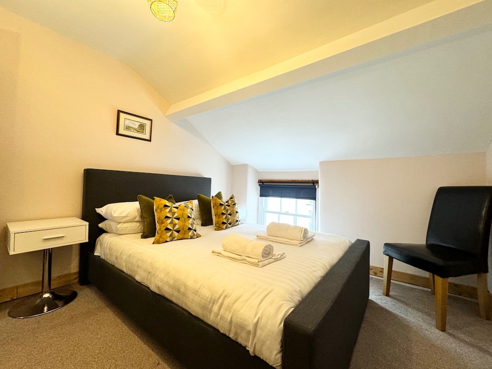 Old Locksmith Cottage Sleeps 6 - Pets Welcome