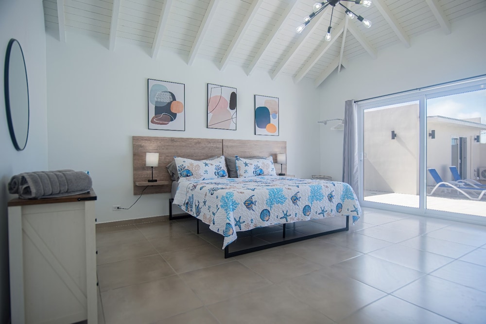 Breathtaking Prvt 4BR Pool Villa 5 Min to Beach