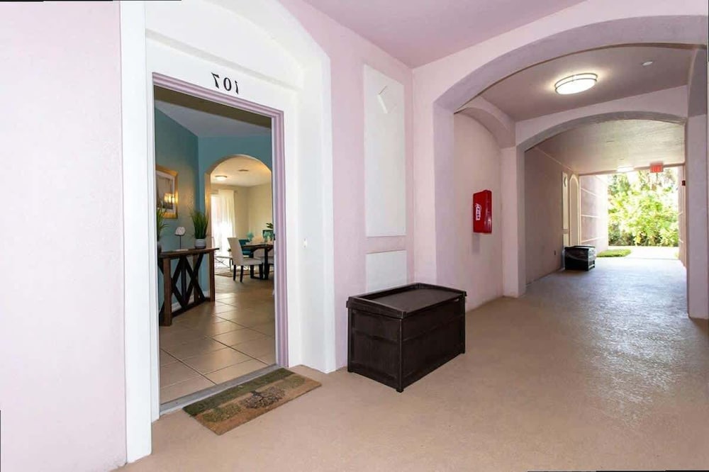 Spacious 2Bd Condo - Pool Hot Tub - Near I-drive