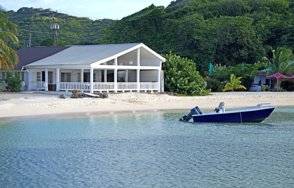 Davids Beach Hotel - Photo 31