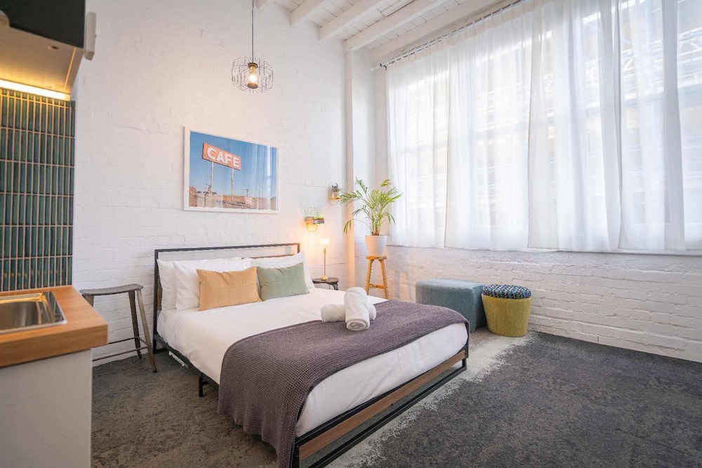 Kozyguru | Chic Studios | Oasis In The Heart Of Darlinghurst