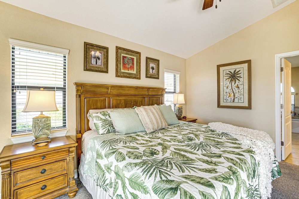 Near Golf & Beaches: Luxe Home in Rotonda West!