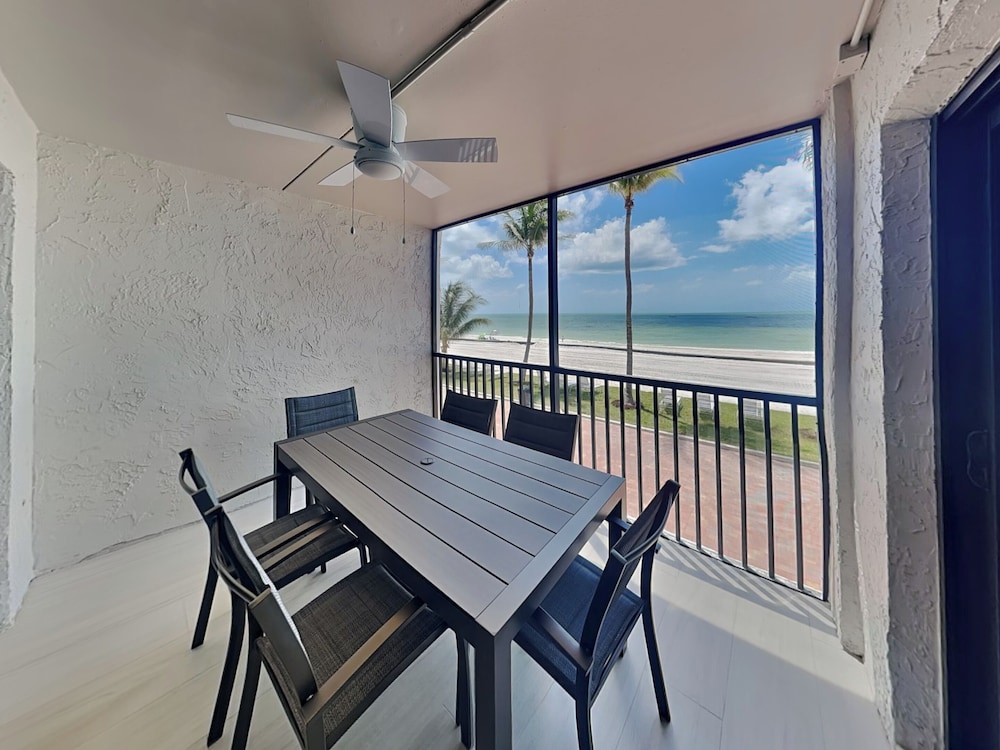 Seaside 1 by Distinctive Beach Rentals