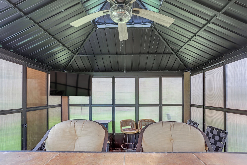 7 Mi to Cedar Point: Retreat w/ Hot Tub & Gazebo