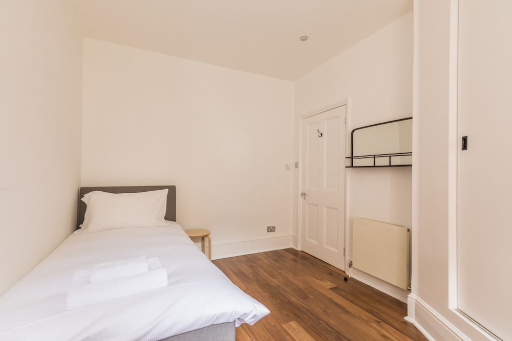 Eson2 - Charming 3 Bedroom Flat in Chelsea