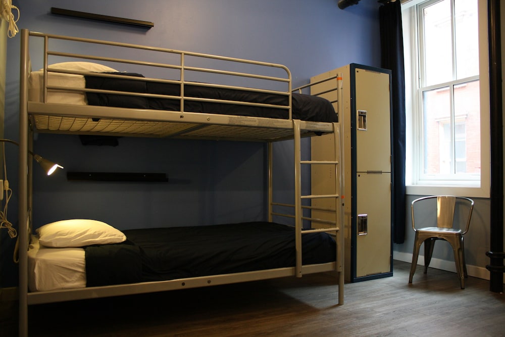 Apple Hostels 2