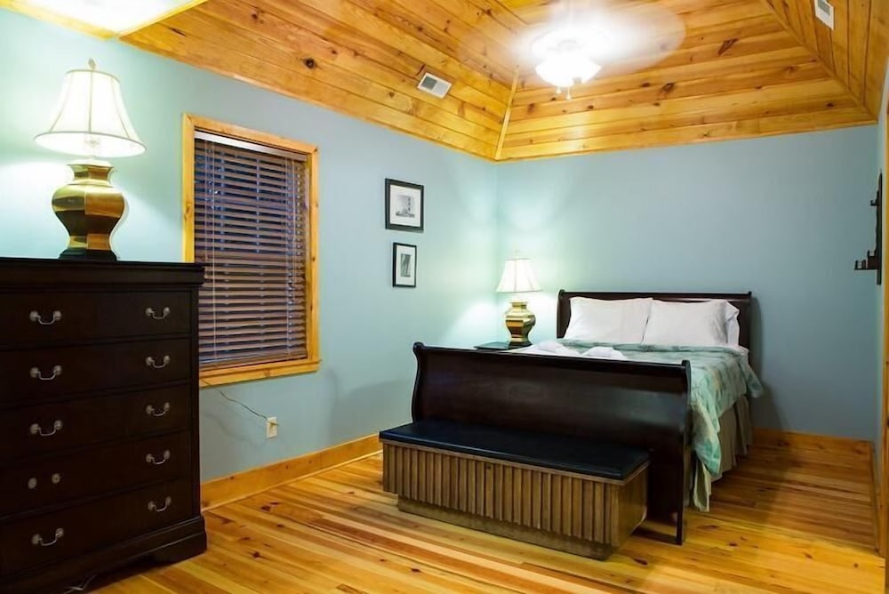 Charleston Vacations - The Wave House 4 Bedroom Holiday Home By My Ocean Rentals - Property Image 2