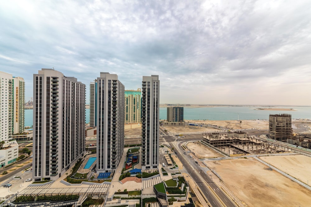 Capital Living On Reem: The Bridges