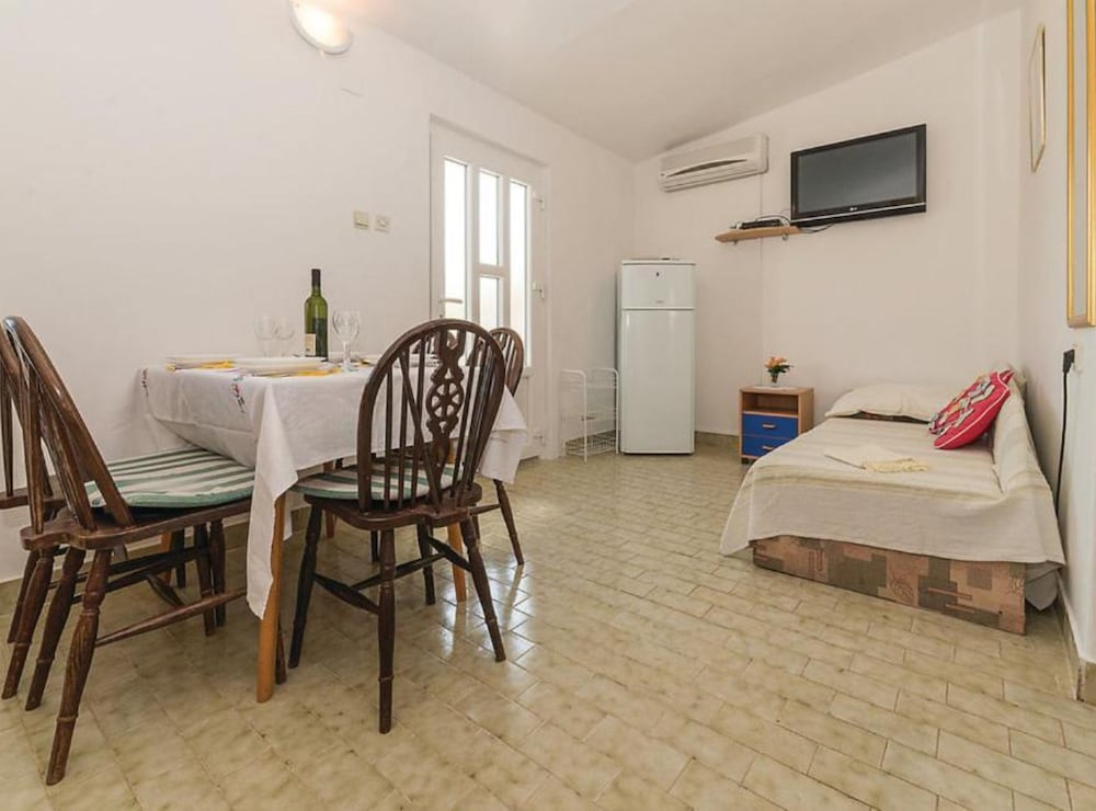 Charming Apartments Dokoza Vir