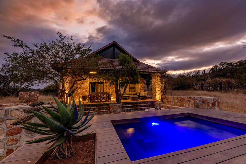 Zulu Rock Lodge - Babanango Game Reserve view 5