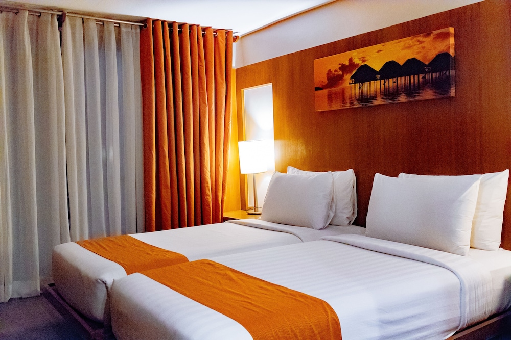 Crown Regency Beach Resort, Boracay Island - 9