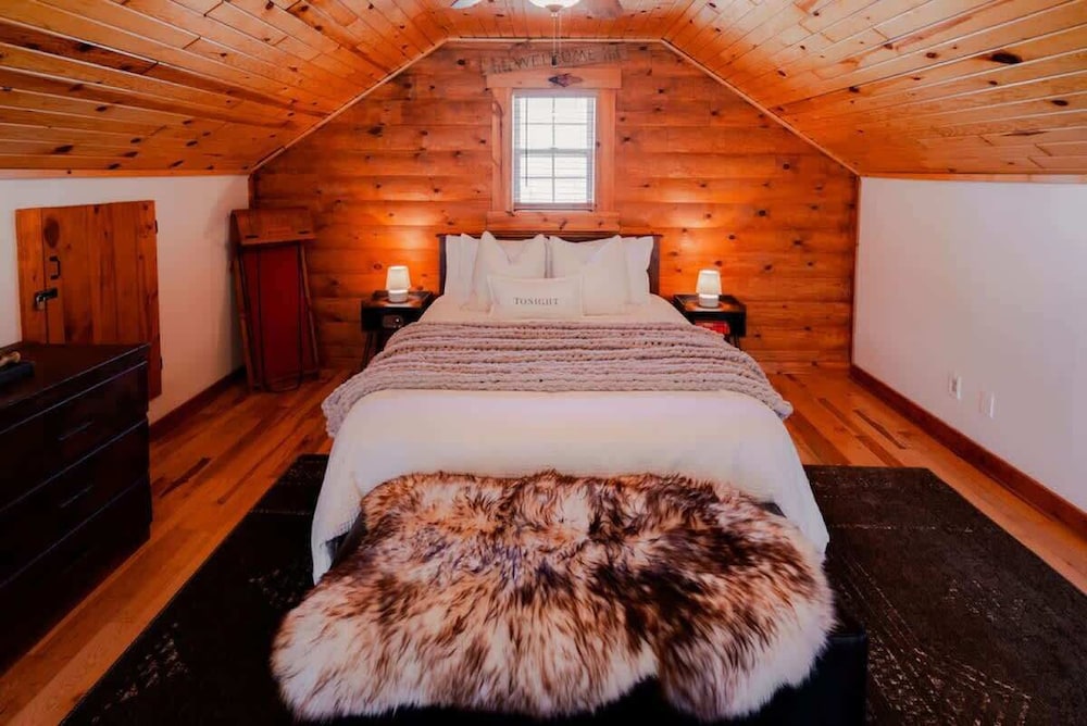 Cozy Cabin With Hot Tub - Near all in Hocking Hills