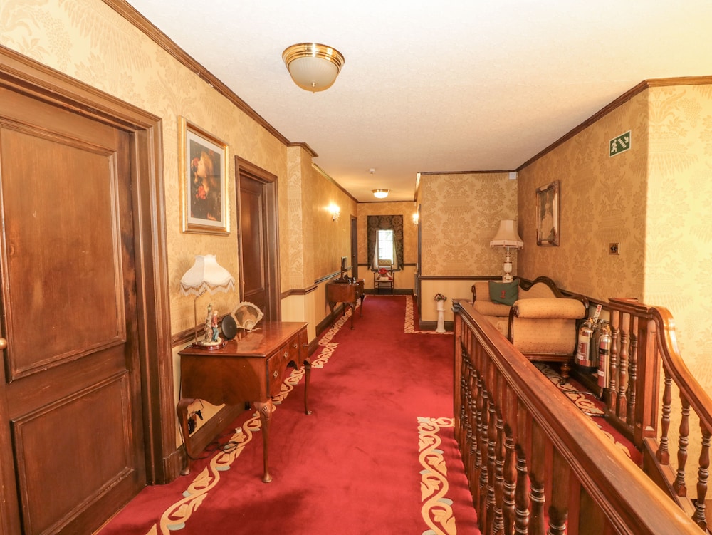 Highcliffe Manor