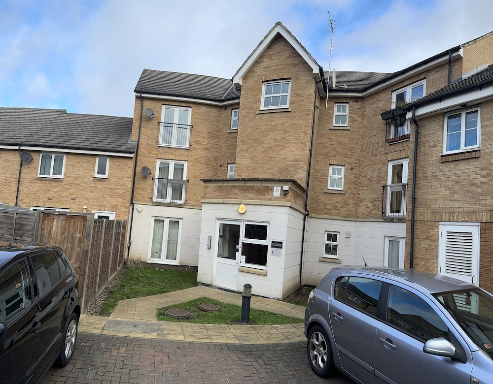 Havana 2 bed Apartment in london