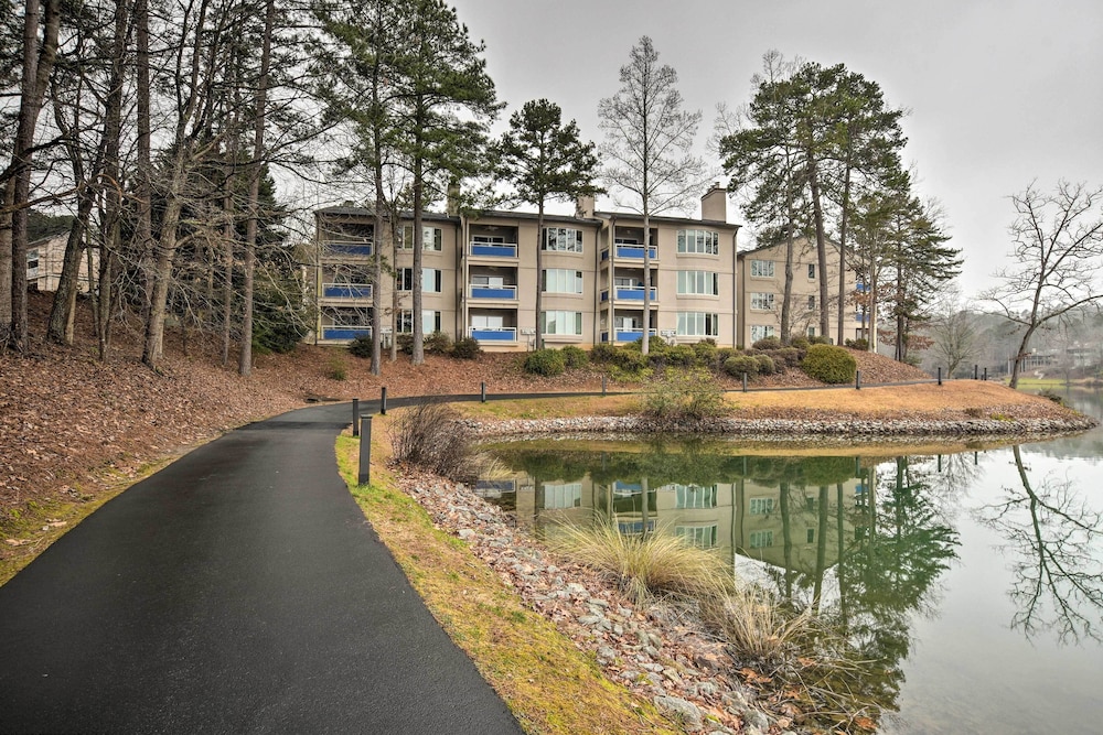 Lake Keowee Resort Condo: Waterfront Balcony view 2