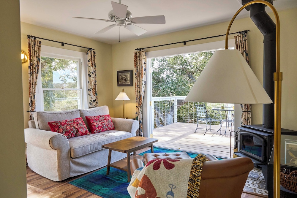 320 Acres: Farmhouse in East County San Diego