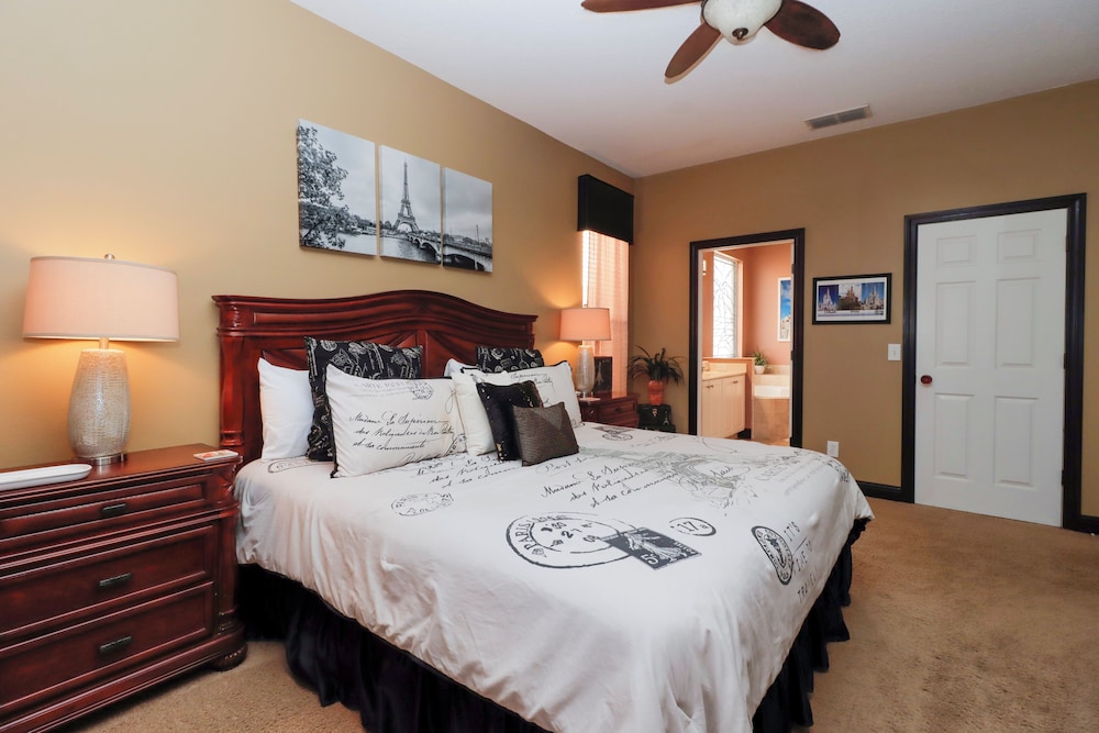 7 Bedrooms Perfect For Large Families Or Groups!