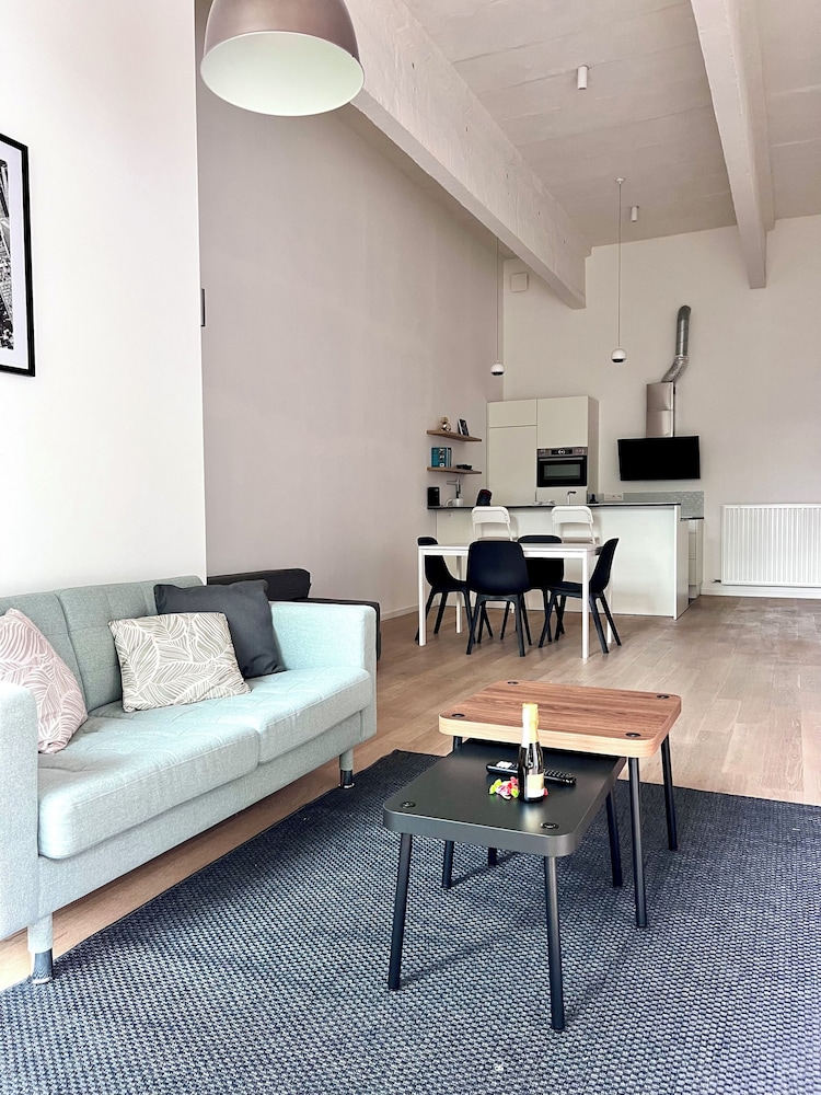 Spacious Loft Instant Favourite Up to 4