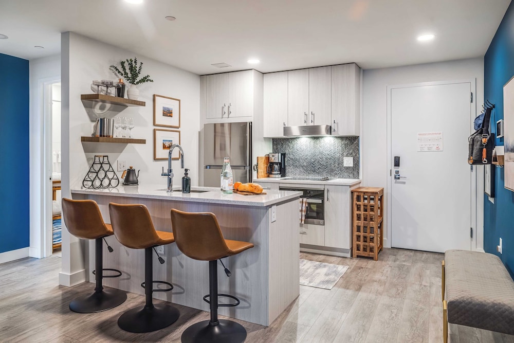 Jordanelle Sunrise Modern Condo, Gondola Access, Year-round Outdoor Fun